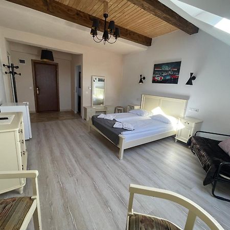 Guest House Hena Sfantu Gheorghe  Exterior photo