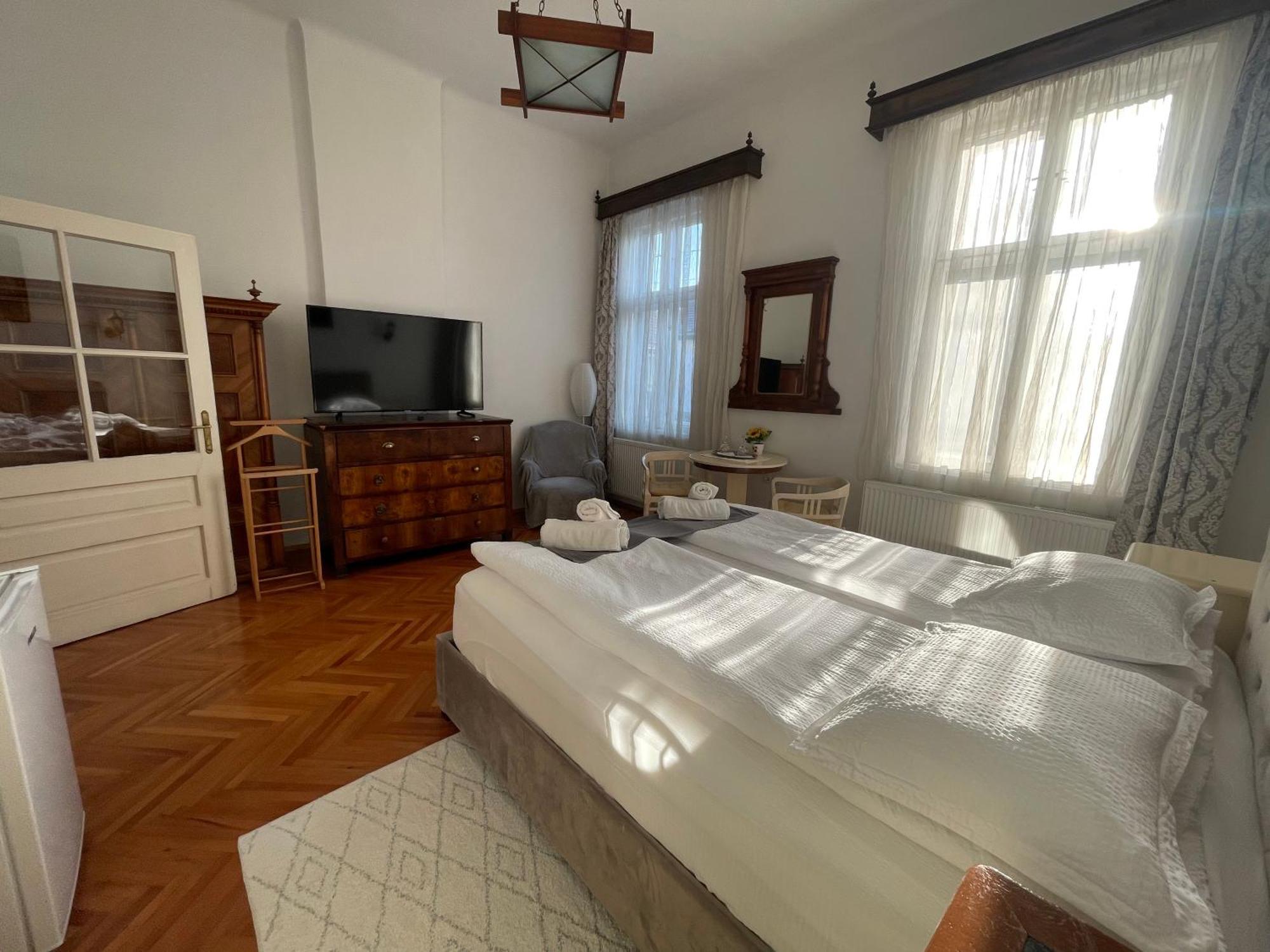 Guest House Hena Sfantu Gheorghe  Exterior photo